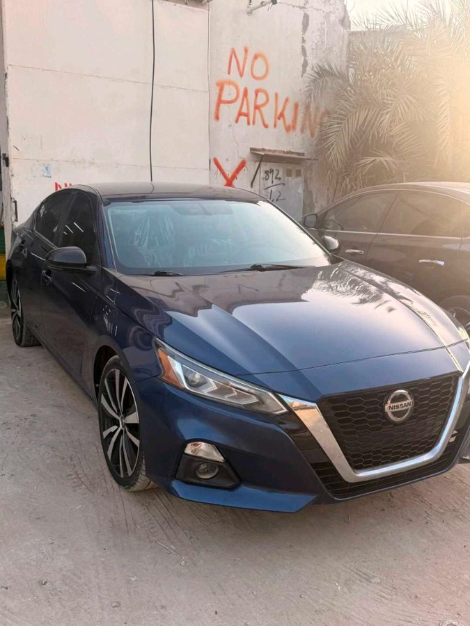 2019 NISSAN ALTIMA SR